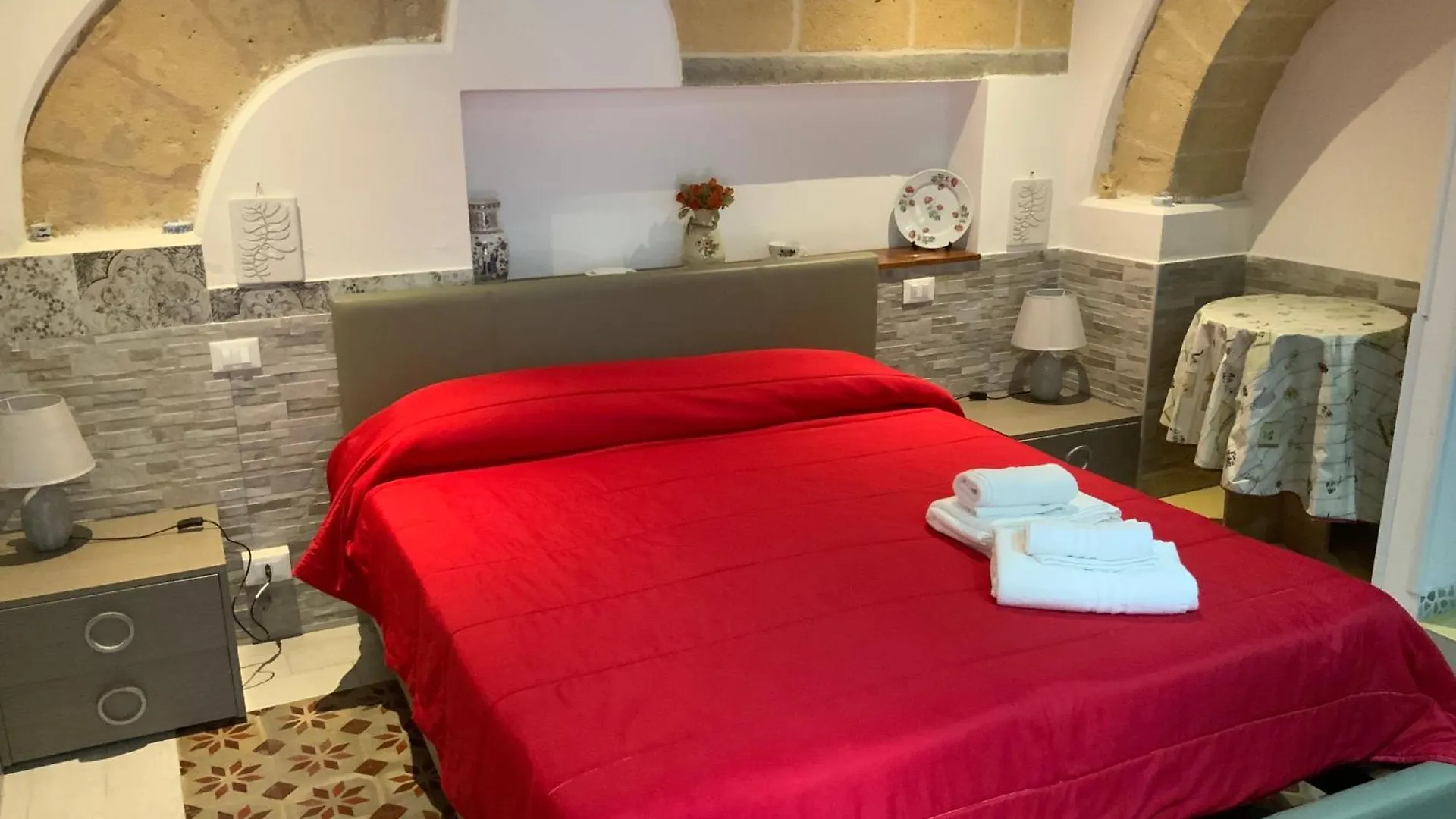 Cortile Azzurro Otel Trapani Konukevi